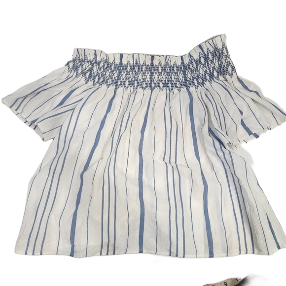 4x$25 1. State off the shoulder striped white top size medium - Picture 8 of 10